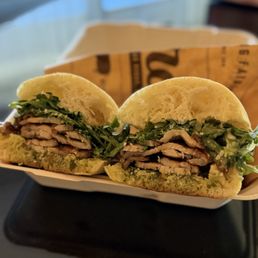 Porchetta sandwich Porchetta sandwich