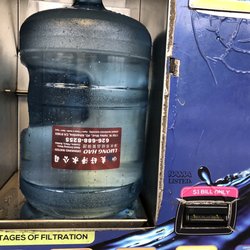 Andy's Pure Water & Ice - Water bottle traitor 2022