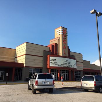 Regal Shiloh Crossing - Nice marquis - colors could be better, haha - Cinema Near Me - Avon, Indiana