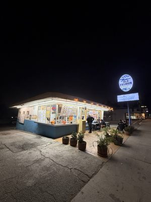 Fosters Freeze by null