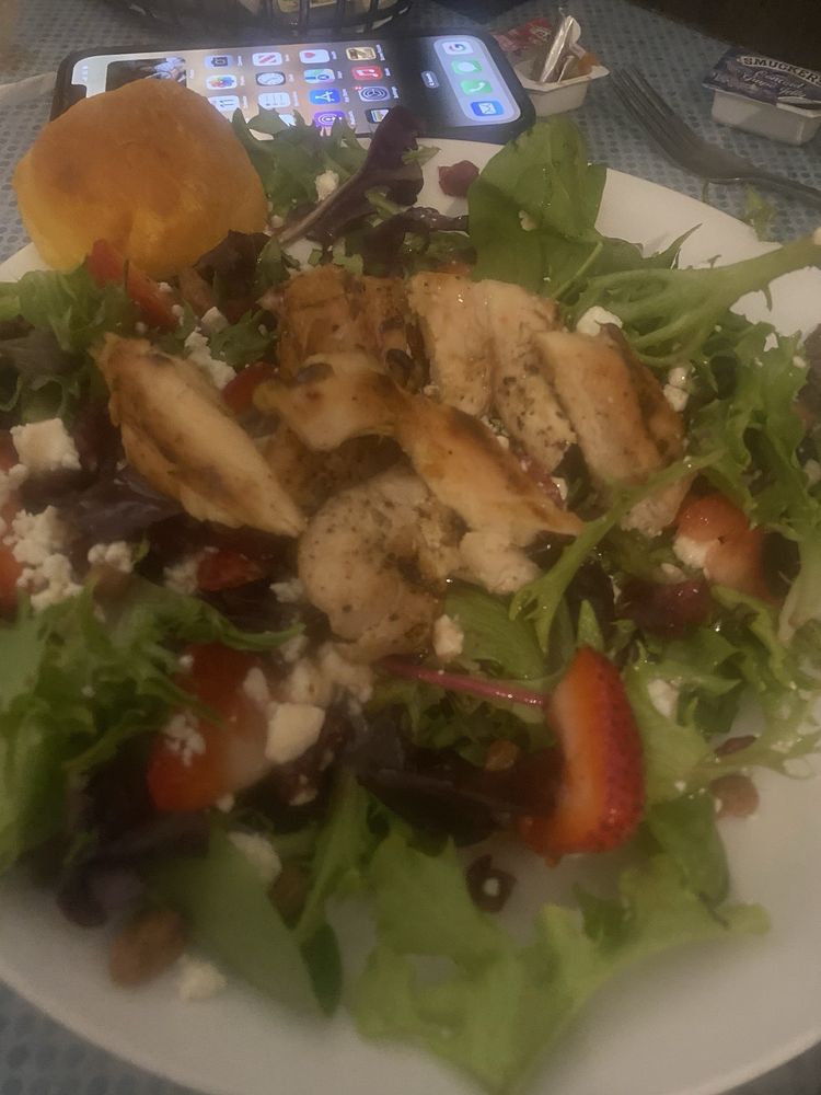 Trackside Tavern Logo