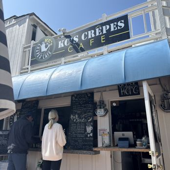 KC's Crepes Cafe - Beautiful day outside - Cafes Near Me - Marina Del Ray, California