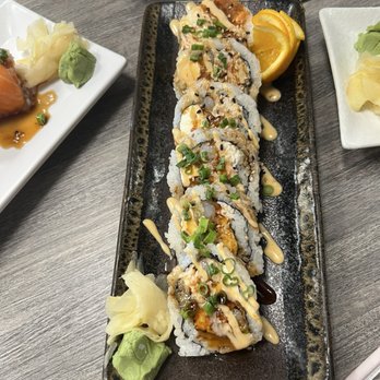 Umi Sushi - Booty Shake Roll - Sushi Bars Near Me - Fresno, California