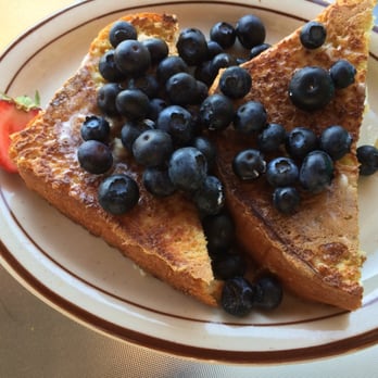 Echo Lake Cafe - Blueberry challah French toast - Cafes Near Me - Bigfork, Montana