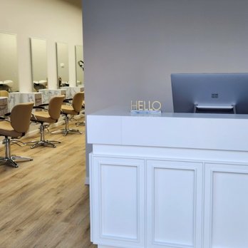 Moshi Hair Salon - Hair Salons Near Me - Ocoee, Florida
