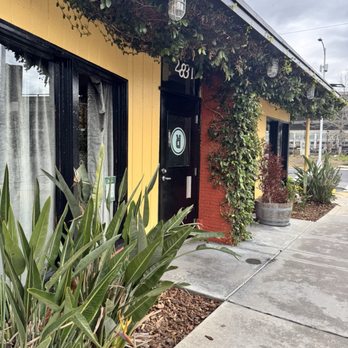 Revolution Winery & Kitchen - Restaurant - Vegan Near Me - Sacramento, California