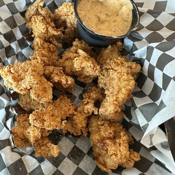Lake Eustis Waterfront Grille - Fried alligator - Seafood Near Me - Eustis, Florida