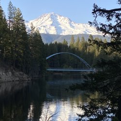 Lake Siskiyou Trail - Great "Kodak moment" of Mount Shasta from the trail.