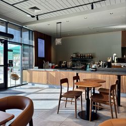 Starbucks - Pickup area