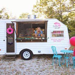 Ramblin' Rounds - Step right up to our vintage camper turned donut shop for hot & fresh mini donuts & juicy lemon shake-ups!