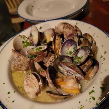 Rodney's Oyster House - Clams. - Seafood Near Me - Vancouver, British Columbia