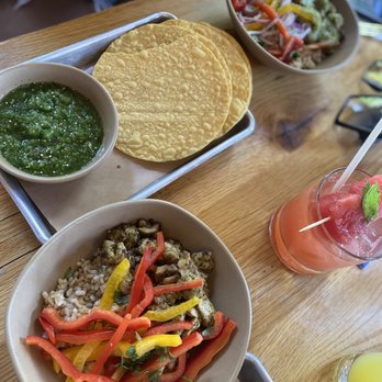 bartaco - Spiced Chicken verde rice bowl Salsa Verde with Chips - Mexican Near Me - Atlanta, Georgia bartaco - Spiced Chicken verde rice bowl Salsa Verde with Chips - Mexican Near Me - Atlanta, Georgia