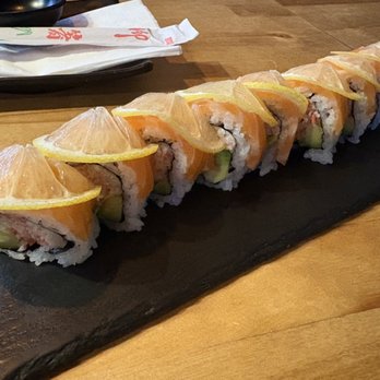 Kazoku Sushi - 49ers Roll - Crab Salad and Avocado Topped with Salmon and Lemon Slices - Sushi Bars Near Me - San Francisco, California