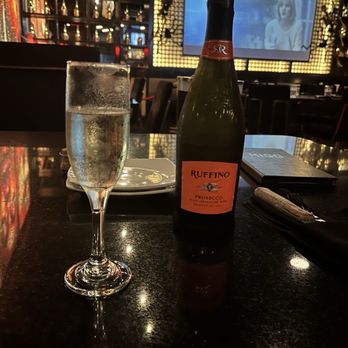 Kiss - Chardonnay - New American Near Me - Houston, Texas