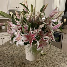 16 stems Stargazer Lillies. 16 stems Stargazer Lillies.