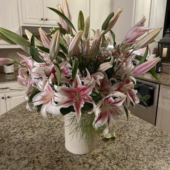 Full Bloom - 16 stems Stargazer Lillies. - Florists Near Me - Frisco, Texas Full Bloom - 16 stems Stargazer Lillies. - Florists Near Me - Frisco, Texas