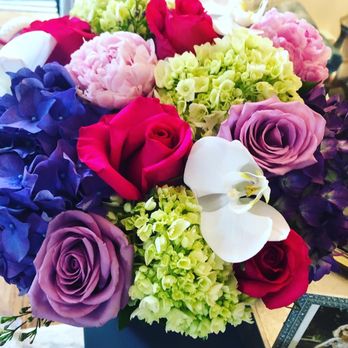 Greenwich Blooms Florist - Gorgeous arrangement - Florists Near Me - Greenwich, Connecticut Greenwich Blooms Florist - Gorgeous arrangement - Florists Near Me - Greenwich, Connecticut