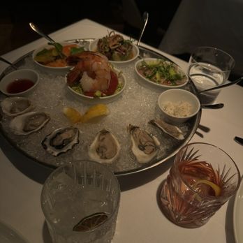 Elisa - Oysters, old fashion and margarita - Steakhouses Near Me - Vancouver, British Columbia