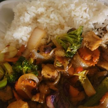 Sweet Basil Express - a plate of rice and vegetables - Thai Near Me - Eugene, Oregon