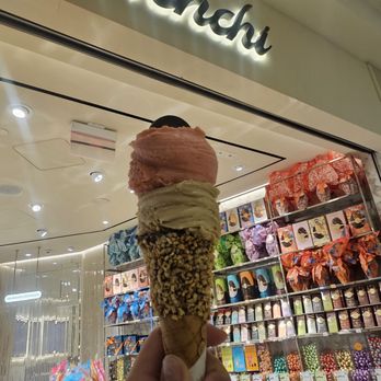 Venchi - Chocolatiers & Shops Near Me - McLean, Virginia