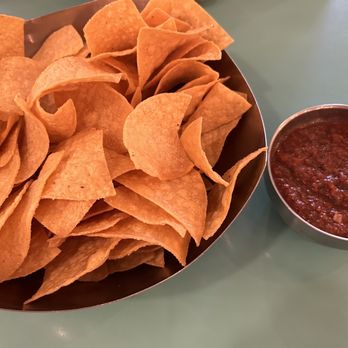 Burger Burger - Warm chips & salsa - Burgers Near Me - Fredericksburg, Texas