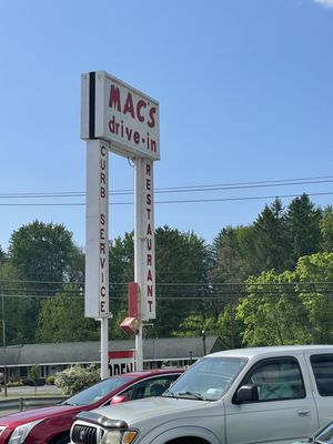 Mac's Drive-In by null