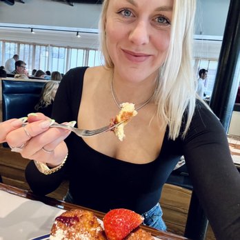 Hudson House - French toast - American Near Me - Dallas, Texas Hudson House - French toast - American Near Me - Dallas, Texas