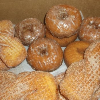 Boran Cobblestone Bakery - a box of doughnuts - Bakeries Near Me - Shenandoah, Pennsylvania Boran Cobblestone Bakery - a box of doughnuts - Bakeries Near Me - Shenandoah, Pennsylvania