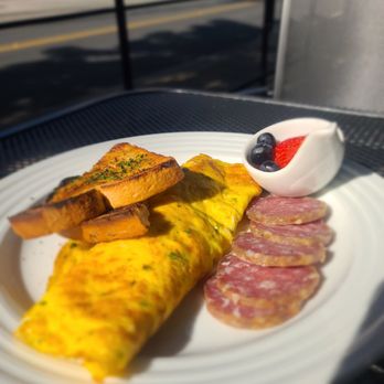 Farmhouse Cafe - Cheese omelet with side salmani - Breakfast & Brunch Near Me - Honolulu, Hawaii Farmhouse Cafe - Cheese omelet with side salmani - Breakfast & Brunch Near Me - Honolulu, Hawaii