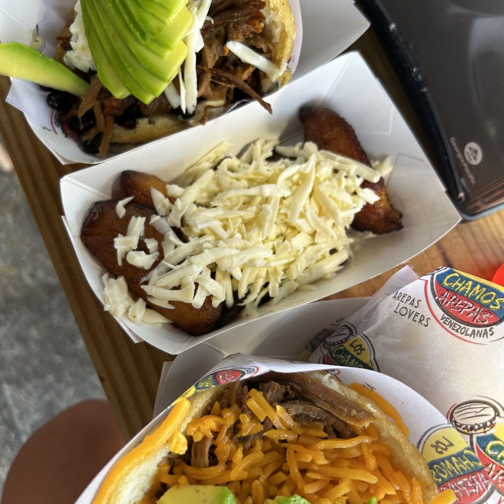 Tostones y arepas. Que deliciosos! Tostones y arepas. Que deliciosos!