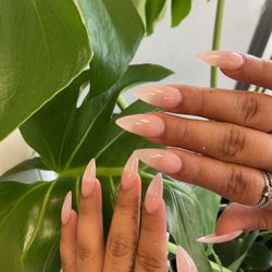 Summer Nail Bar