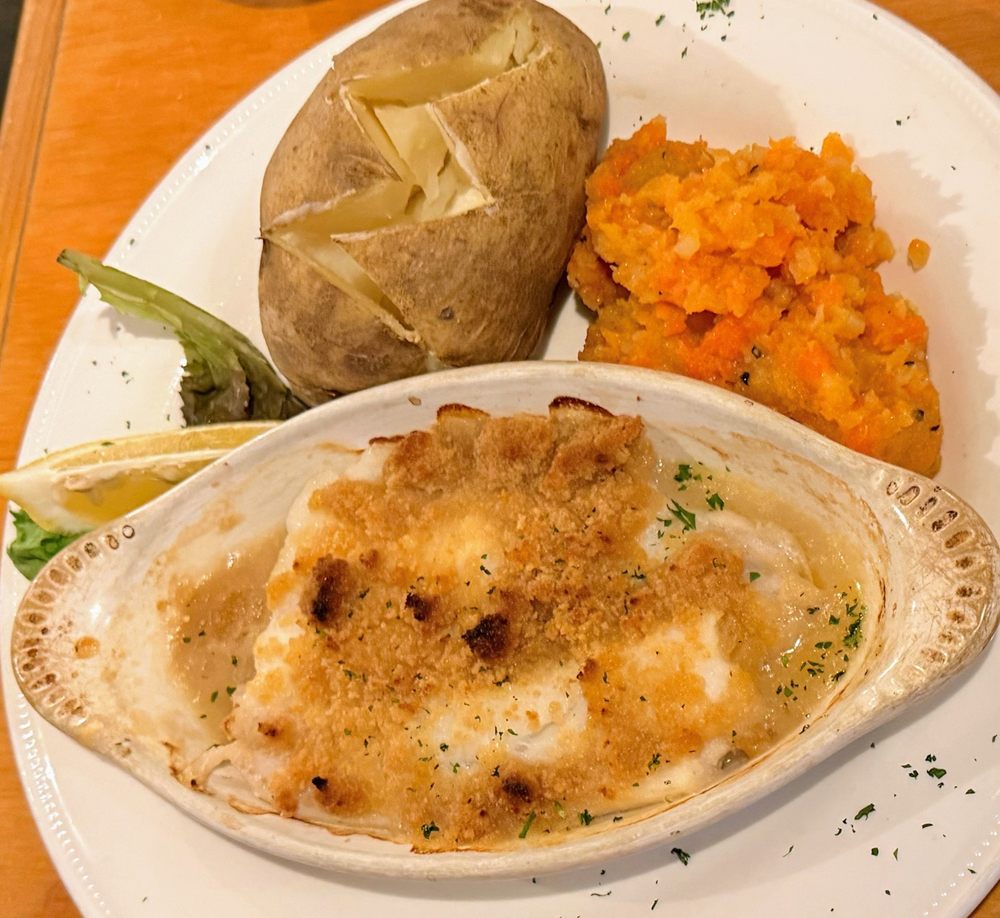 Town Hill Grille Logo