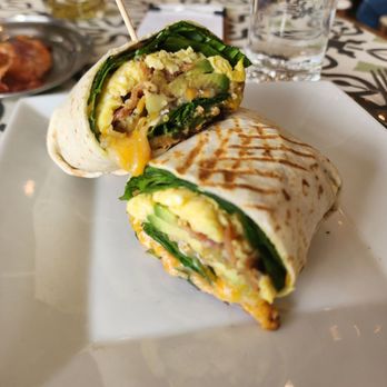 Mojo Market - Chipotle breakfast wrap - Cafes Near Me - Kenmore, New York
