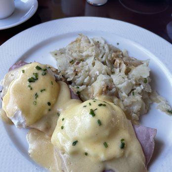 TOWN - Country Eggs Benedict - Steakhouses Near Me - San Carlos, California