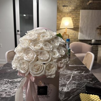 Bordo Flowers - Floral Designers Near Me - Chicago, Illinois