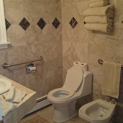 The Copperhood Retreat and Spa - Beautiful bathrooms
