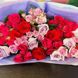 love, sympathy, they'll know what kind of flowers, relating to the situation A dozen roses for to ask someone out ! love, sympathy, they'll know what kind of flowers, relating to the situation A dozen roses for to ask someone out !