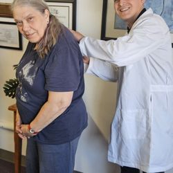 New Life Chiropractic - Smiles no matter what our patient is going through she leaves happily treated and feeling relief.