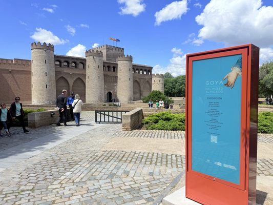 Aljafería Palace by null