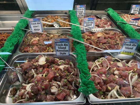 Tamura's Market Wailuku by null