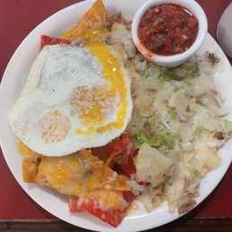 Chilaquiles with crunchy tortilla option