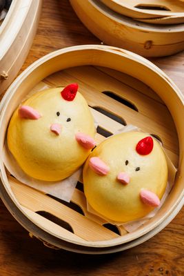 Harumama Noodles + Buns (Little Italy) by null