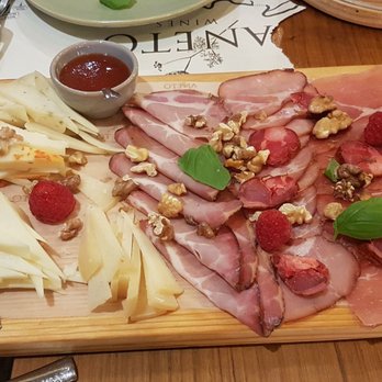 Aneto Wines & Table - Mediterranean Near Me - Peso da Régua, 17