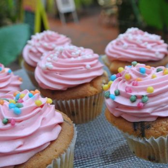 Waikiki Burger - Homemade Cupcakes - Burgers Near Me - Potsdam, BB Waikiki Burger - Homemade Cupcakes - Burgers Near Me - Potsdam, BB