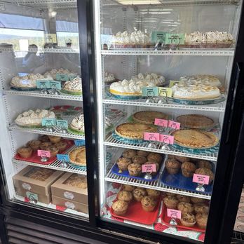 Crosswinds Restaurant - Payson Airport - Full selection of desserts - American Near Me - Payson, Arizona