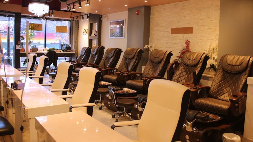 PRETTY PEDI NAILS & SPA Updated September 2024 1109B Kensington