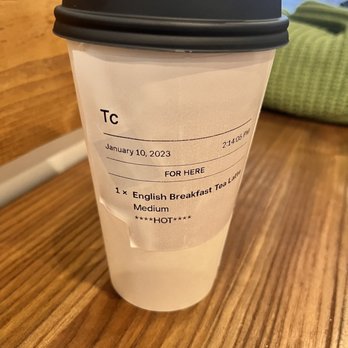 Jesse's Grind Coffee Bar - English Breakfast Tea Latte with whole milk.  Made to perfection with creamy hot foam - Coffee & Tea Near Me - Winnetka, California