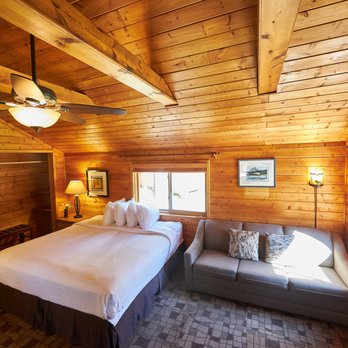 Castle Mountain Chalets - Mountain Pine Chalet - Hotels Near Me - Banff, Alberta