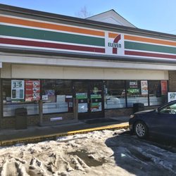 7-Eleven - Parking lot not cleared of snow & ice