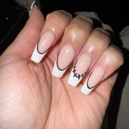 I wanted some sort of Halloween nails but still chic and she nailed it! (Pun intended) I wanted some sort of Halloween nails but still chic and she nailed it! (Pun intended)